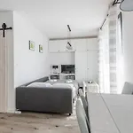 Close شقة غدانسك